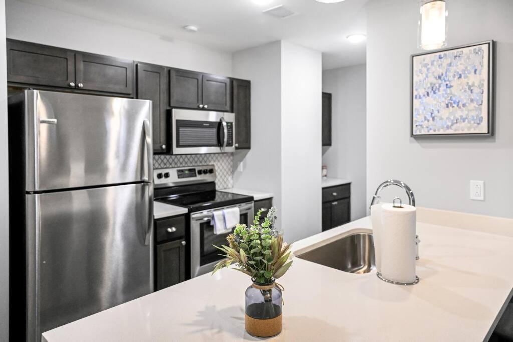 Apartamento 2Br Unit In The Heart Of Dt On Playhouse Square, With Pool And Gym Access-1106 Cleveland Exterior foto