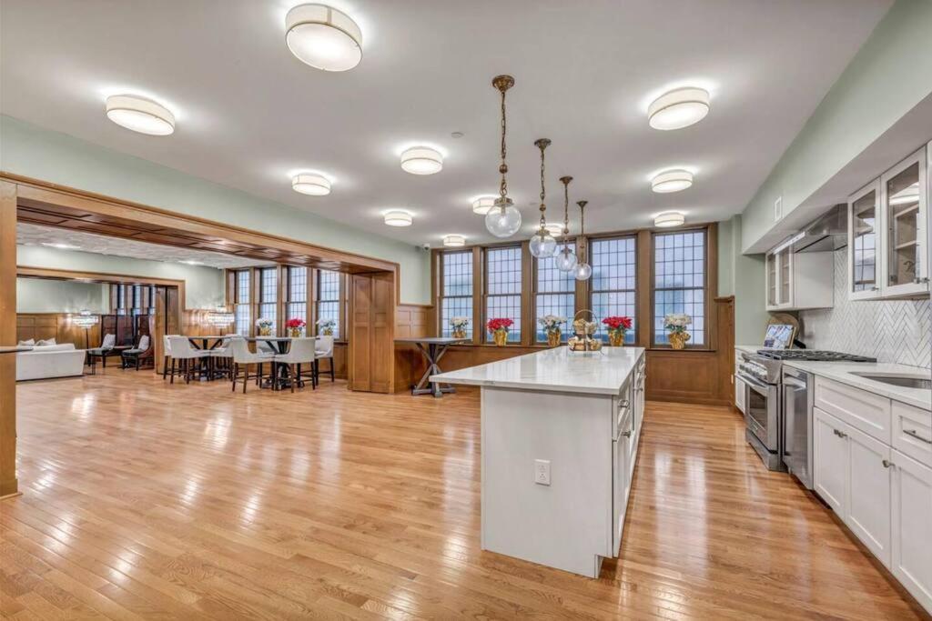 Apartamento 2Br Unit In The Heart Of Dt On Playhouse Square, With Pool And Gym Access-1106 Cleveland Exterior foto