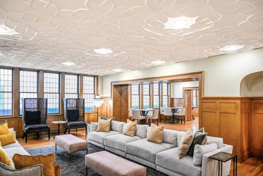 Apartamento 2Br Unit In The Heart Of Dt On Playhouse Square, With Pool And Gym Access-1106 Cleveland Exterior foto