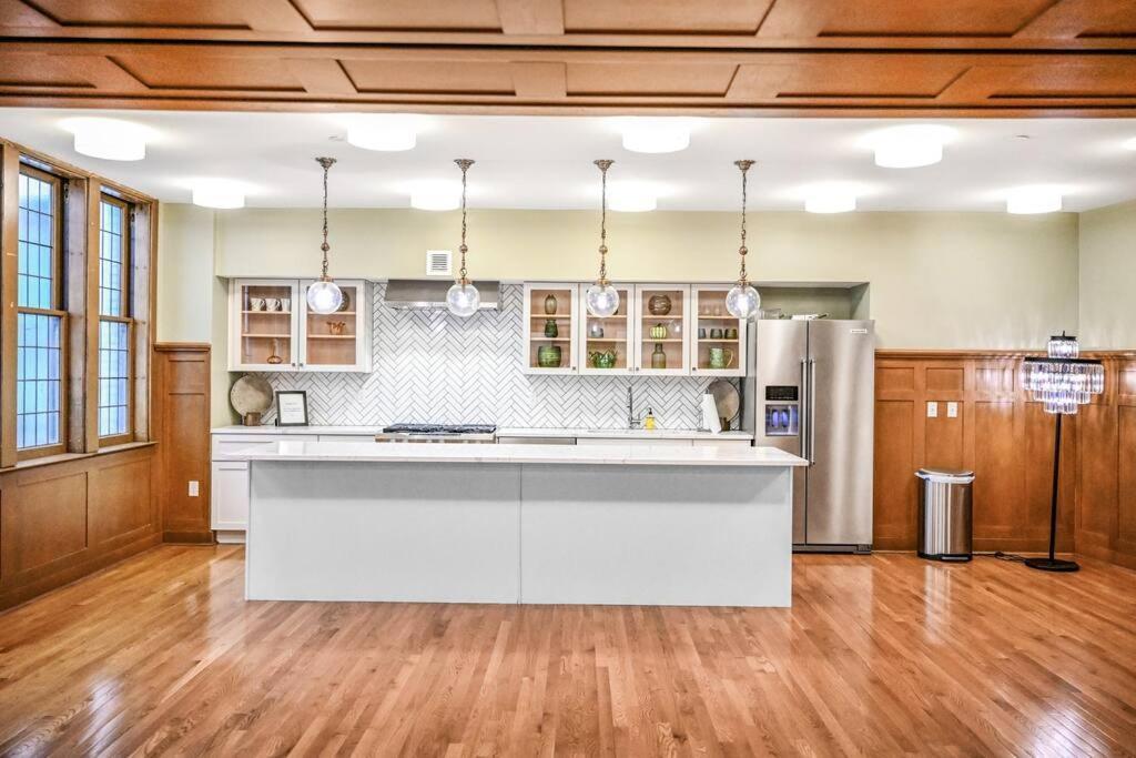 Apartamento 2Br Unit In The Heart Of Dt On Playhouse Square, With Pool And Gym Access-1106 Cleveland Exterior foto